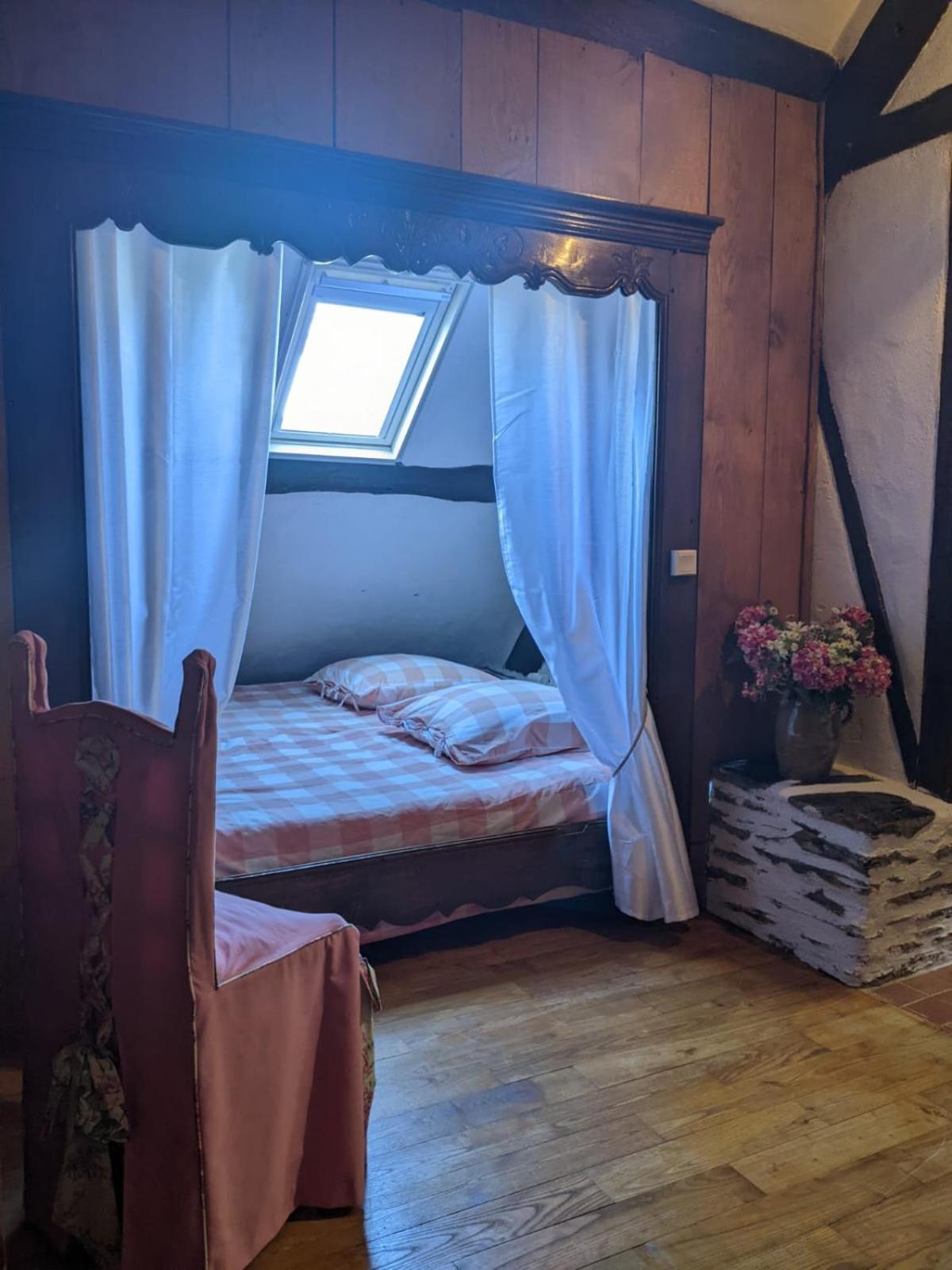 Chambre D'Hotes Saint Jacob Relais De Chasse Du XVIII Siecle Les Fougerêts Buitenkant foto